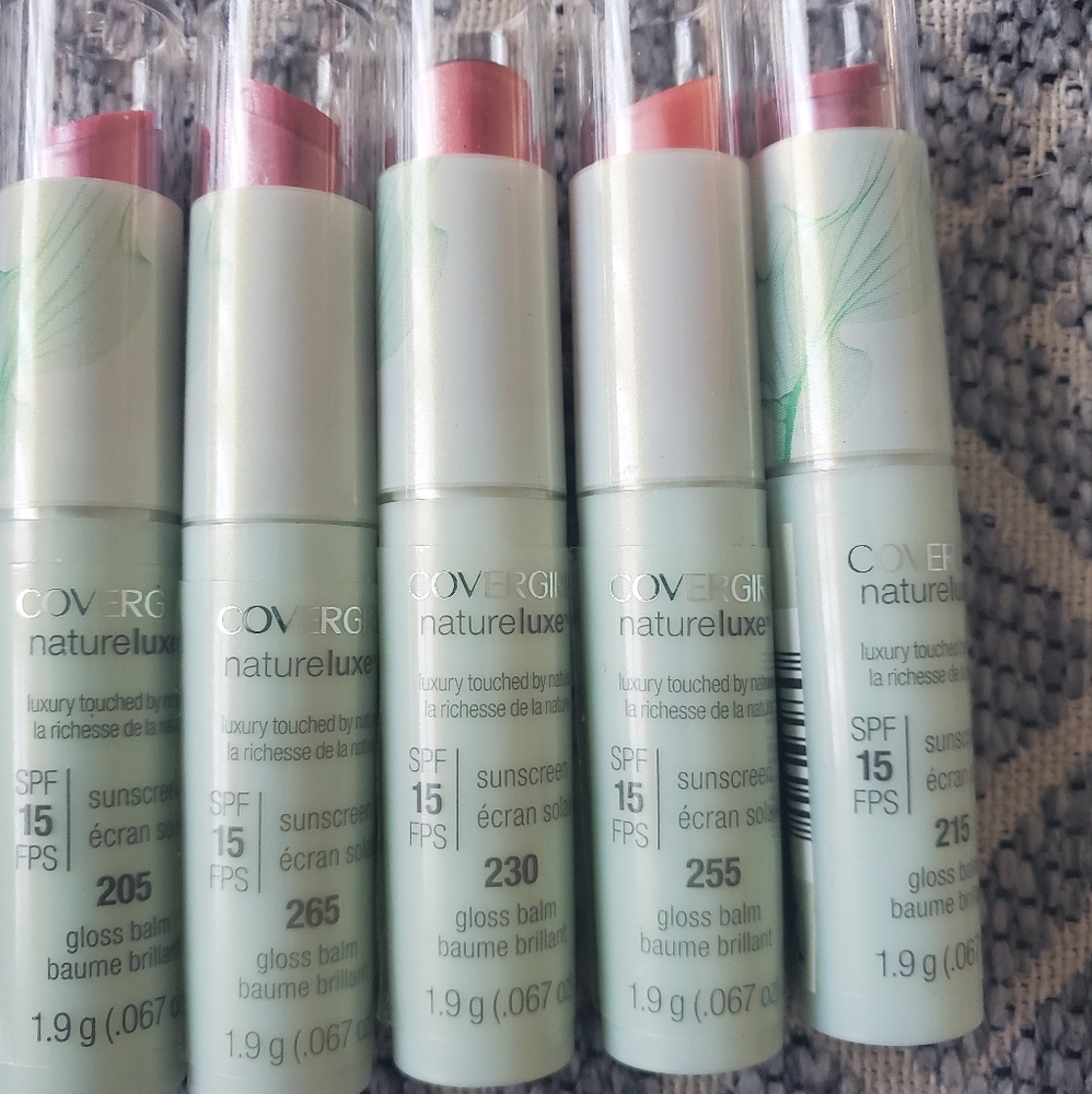 NWT 5 Covergirl natureluxe